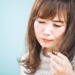 産後の抜け毛はいつまで続く？抜けすぎの不安を解消！