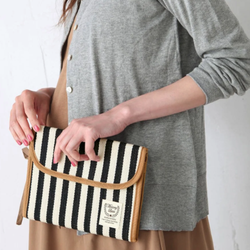 エンジェリーベのストライプ母子手帳ケース